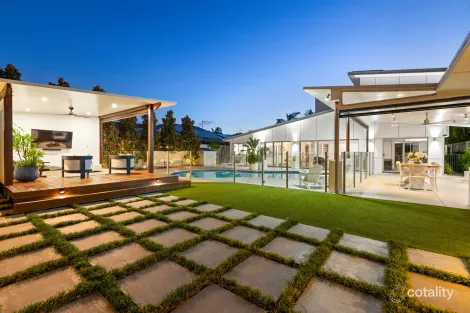 Property photo of 24 McIlwraith Avenue Bundall QLD 4217