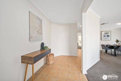 Property photo of 2 Walter Close Jerrabomberra NSW 2619