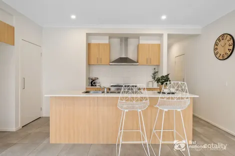 Property photo of 16 Crowlands Circuit Eynesbury VIC 3338