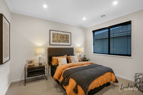 Property photo of 23 Lakeside Drive Wollert VIC 3750