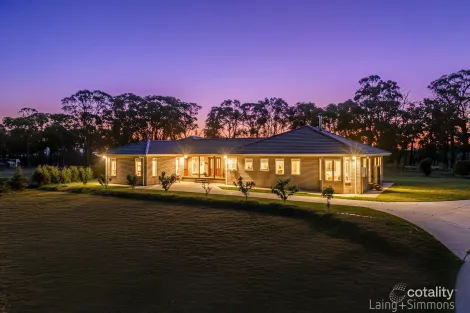 Property photo of 5 Elaine Close Black Mountain NSW 2365