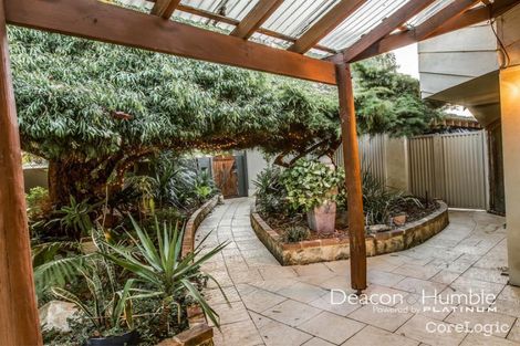 Property photo of 1 The Crest Woodvale WA 6026