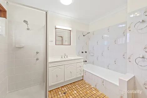 Property photo of 2/203 Central Street Labrador QLD 4215