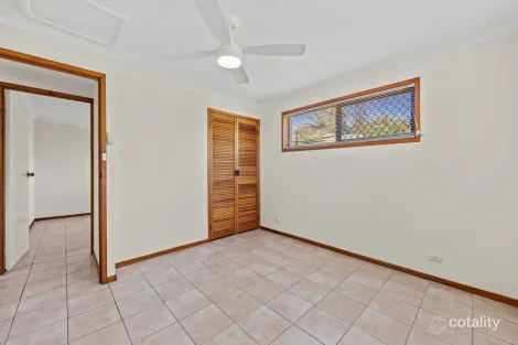 Property photo of 2/203 Central Street Labrador QLD 4215