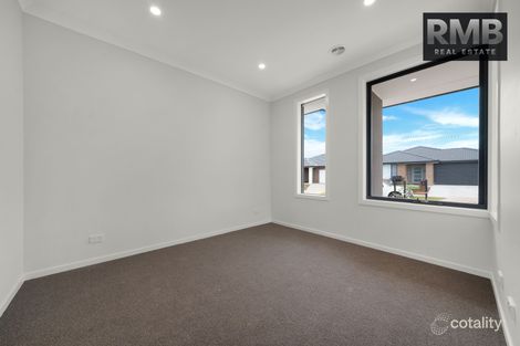 6 Hanover Cct, Melton South, VIC 3338