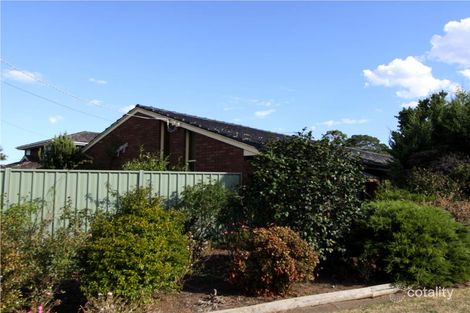 Property photo of 1/8 Wattle Avenue Werribee VIC 3030