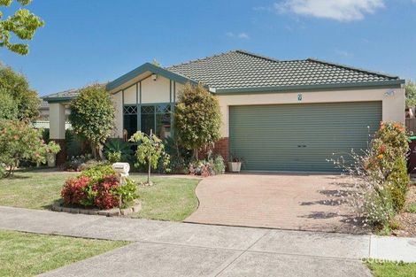 9 Gallop Cl, Cranbourne East, VIC 3977