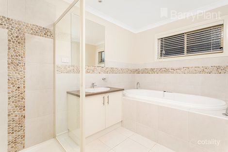 Property photo of 19 Sheldon Drive Berwick VIC 3806