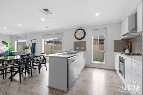 Property photo of 189 Dalray Crescent Kurunjang VIC 3337