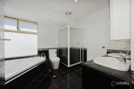 Property photo of 7 Garrow Court Kingsley WA 6026