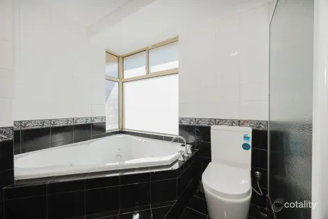 Property photo of 7 Garrow Court Kingsley WA 6026