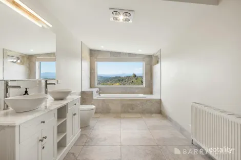 Property photo of 69 The Crest Yarra Glen VIC 3775