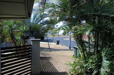 2 Palm Ct, Moore Park Beach, QLD 4670