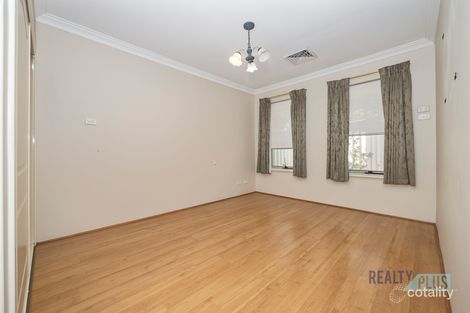 Property photo of 2/16 Passmore Street Rossmoyne WA 6148