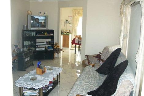 Property photo of 2 Jenner Street Minto NSW 2566