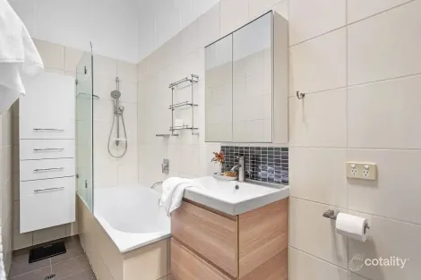 Property photo of 62 Haig Road Auchenflower QLD 4066