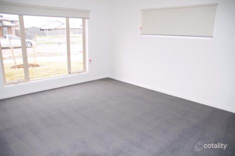 Property photo of 14 Wade Place Lucas VIC 3350