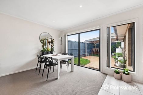 Property photo of 2/24 Tyler Crescent Tarneit VIC 3029