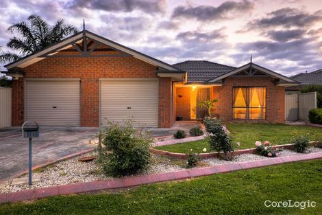 Property photo of 10 Butterfield Place Cranbourne East VIC 3977