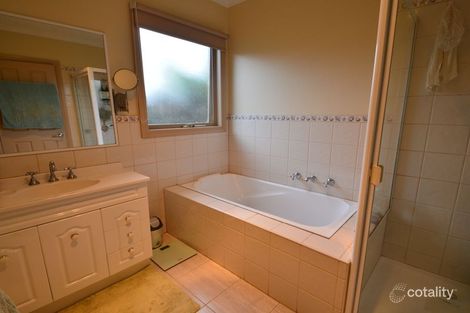 Property photo of 2/22 Milloo Crescent Mount Waverley VIC 3149