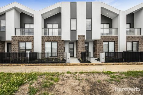 15 Stonefox Cct, Clyde North, VIC 3978