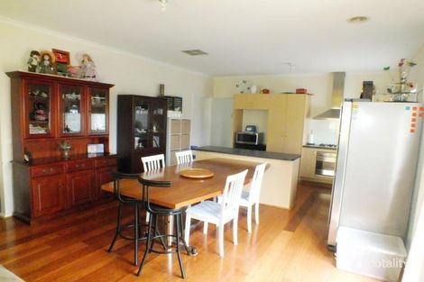 Property photo of 26 Hindmarsh Drive Manor Lakes VIC 3024