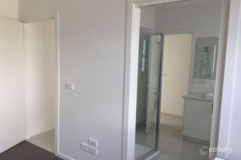 Property photo of 2/3 Nanworen Crescent Bell Park VIC 3215