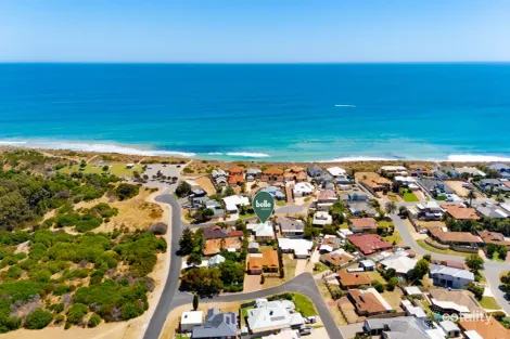 2 Pinnace Ct, Halls Head, WA 6210