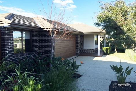 Property photo of 24 Grandvue Boulevard Pakenham VIC 3810