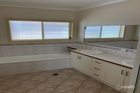 Property photo of 8 Waldby Court Emerald QLD 4720