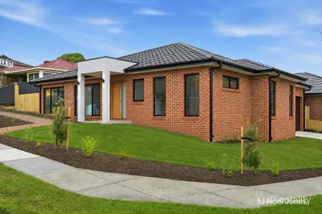 Property photo of 23 Bellara Drive Mooroolbark VIC 3138