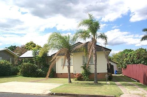 4 Vivian St, Eastern Heights, QLD 4305