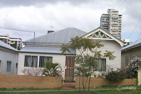 39 Blakeney St, Highgate Hill, QLD 4101