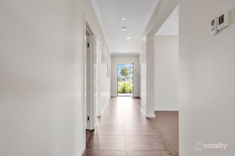 Property photo of 14 Tarlo Court Craigieburn VIC 3064