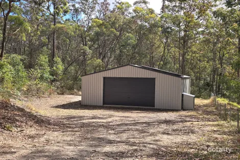 11 Pinnell Rd, Crows Nest, QLD 4355
