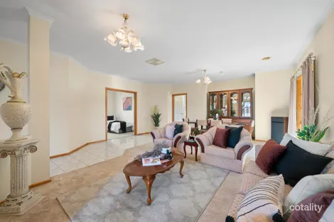 Property photo of 5 Waradgery Drive Rowville VIC 3178