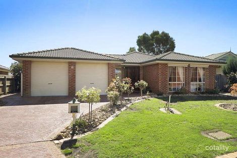 44 Thomas Pl, Pakenham, VIC 3810
