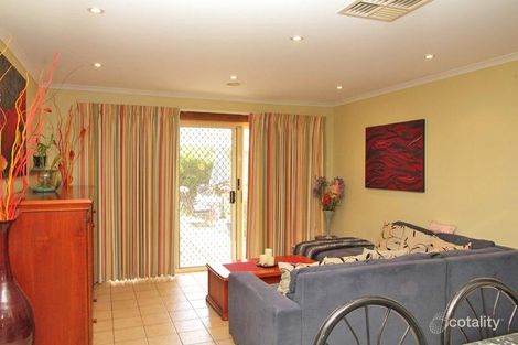 Property photo of 35 Gillingham Crescent Craigieburn VIC 3064
