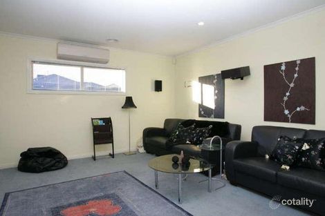 Property photo of 14 Waterdale Rise Craigieburn VIC 3064