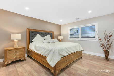 Property photo of 1/11 Castlecrag Close Endeavour Hills VIC 3802