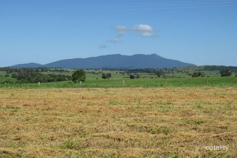 37 Lakes Dr, Lake Eacham, QLD 4884