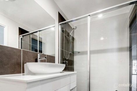 Property photo of 30 Kenneth Drive Augustine Heights QLD 4300