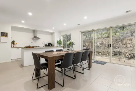 Property photo of 8 Discovery Drive Diamond Creek VIC 3089