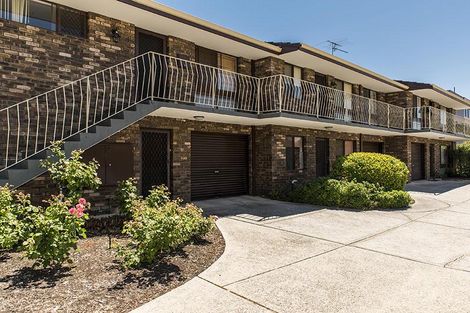 1/2 Waroonga Rd, Nedlands, WA 6009
