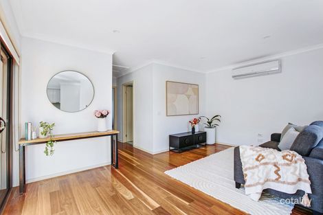 Property photo of 4/50 St Vigeons Road Reservoir VIC 3073