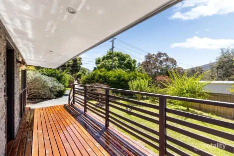 Property photo of 6 Chalmers Grove Upper Ferntree Gully VIC 3156