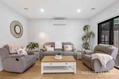 Property photo of 11 Fairview Crescent Avondale Heights VIC 3034