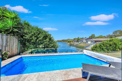 Property photo of 6 Clearwater Crescent Toogoom QLD 4655