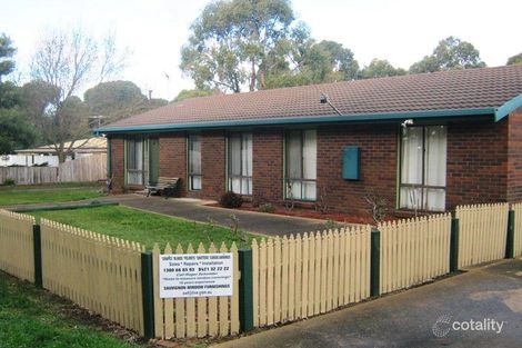 8 White Ave, Romsey, VIC 3434
