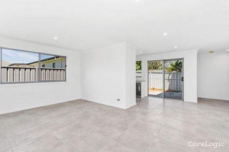 Property photo of 3/27 Lyne Street Oak Flats NSW 2529